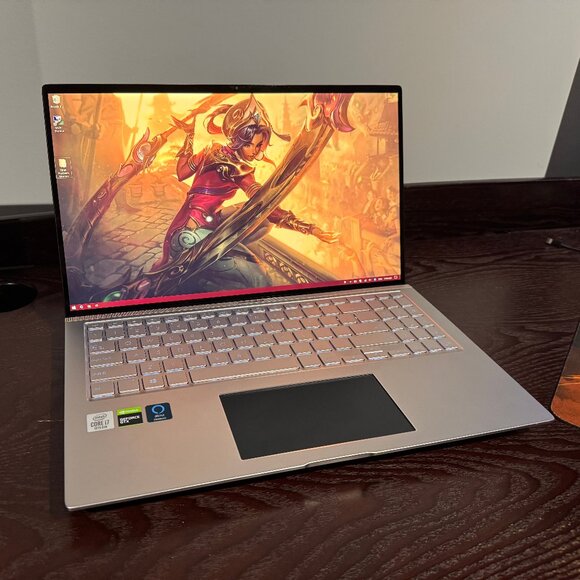 Asus Zenbook 15" (4K | Core i7 | GTX 1650) - Picture 1 of 8